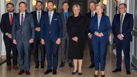 In Hamburg hat sich Ministerpräsident Günther mit dem norwegischen Kronprinzen, politischen Vertretern aus Norwegen sowie Vertretern der norddeutschen Bundesländer getroffen.